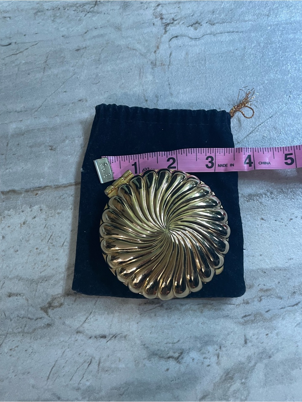 PartyLite Gold travel tea light holder with pouch - Picture 4 of 4